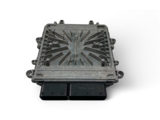 Блок управления двигателем Блок управления 31392982, 0281030782   Volvo V70