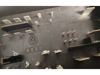 Блок предохранителей  1k0937125, 1K0937125   Skoda Octavia Mk2 (1Z)    