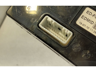 Дисплей    957101H700   KIA Ceed