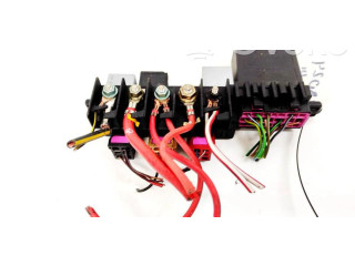 Блок предохранителей 8L0941822, 8L0941822 Volkswagen Golf IV