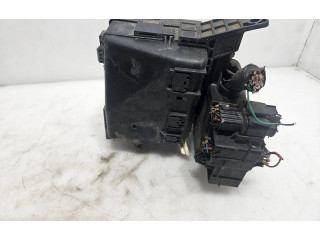 Блок предохранителей Mitsubishi Grandis