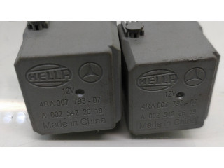 Pojistková skříňka 016706581, A0025422619 Mercedes-Benz E W212 2010