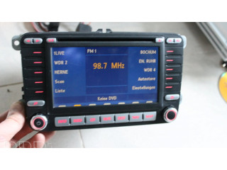 Радио/ проигрыватель CD/DVD / навигация