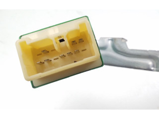 Блок управления FP8718881B, K1886   Mazda Premacy