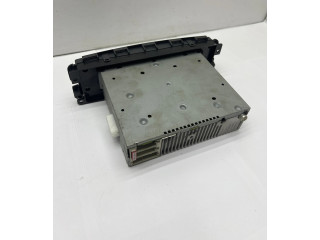 Радио/ проигрыватель CD/DVD / навигация