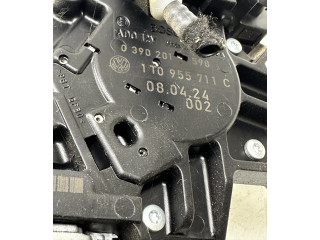 Моторчик заднего дворника 1T0955711C, 0390201598    Volkswagen Touran I
