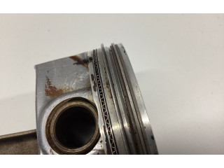 Поршень с шатуном Dodge Challenger