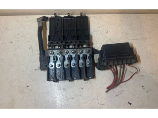 Блок предохранителей 5J0937548   Skoda Fabia Mk2 (5J)    