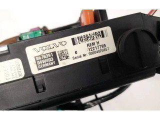 Блок предохранителей  8676391, 12217799   Volvo XC90    