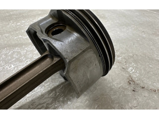 Píst Mercedes-Benz CLS AMG C219