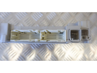   Pojistková skříňka 8273030L40   Lexus GS 250 350 300H 450H 2012