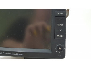 Радио/ проигрыватель CD/DVD / навигация