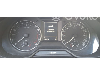 Панель приборов 5E0920861D   Skoda Octavia Mk3 (5E)       