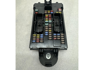 Блок предохранителей 32142591 Volvo XC90