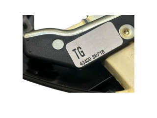 Vstřikovací lišta 484303NF1B Nissan Leaf I (ZE0) EM57