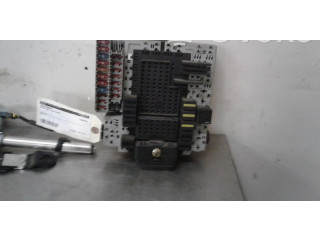 Блок предохранителей  2041305, 2041305   Volvo S80    