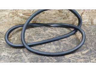 Задняя уплотнительная резина (на кузове)