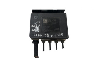 Блок АБС 5Q0614517M, 10022004074 Volkswagen e-Golf 2014 - года