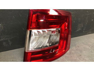 Задний фонарь в кузове