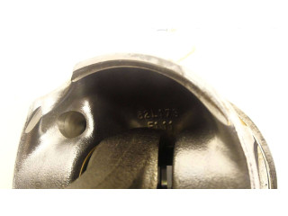  Поршень с шатуном D4204T5 D4204T14 82L175, FO61  Volvo S60  