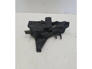 Блок предохранителей  9494210   Volvo XC90    