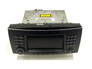 Радио/ проигрыватель CD/DVD / навигация