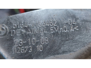 Другая деталь отсека двигателя