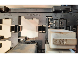 Блок предохранителей 1T1937503A Volkswagen Golf Plus