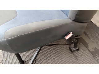 Переднее двухместное сиденье