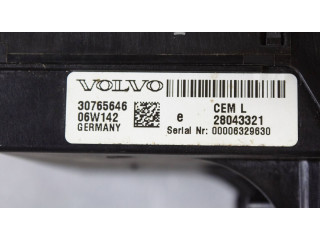 Блок предохранителей 30765646   Volvo V70    