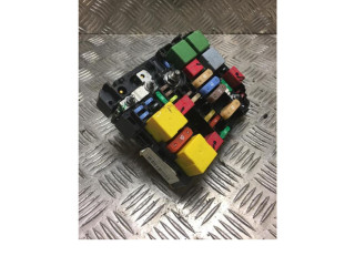 Блок предохранителей     Peugeot 2008 I    