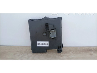 Блок предохранителей 30786646    Volvo XC90   