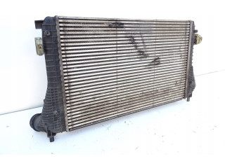 Интеркулер  3C0145805AN   Volkswagen PASSAT B7 