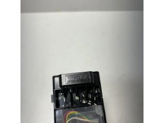 Ручка стеклоочистителей 17J409, 17F899 Mazda 3 III