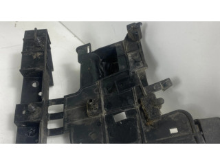 Другая деталь отсека двигателя