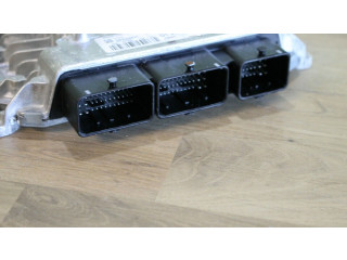 Блок управления двигателя 31211071   Volvo V50