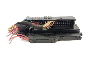 Блок предохранителей 8364542   BMW X3 E83    