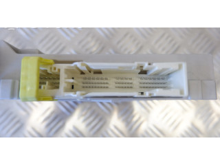   Pojistková skříňka 8273030L40   Lexus GS 250 350 300H 450H 2013