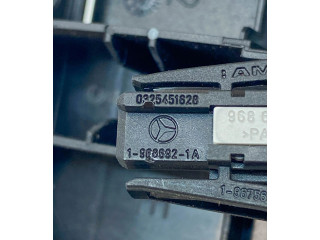 Pojistková skříňka A2305450101, A0325451620 Mercedes-Benz SL R230 2002