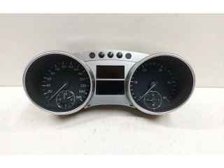 Панель приборов A2514420421, A2515402311 Mercedes-Benz R W251