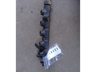 Топливная рампа Toyota Corolla Verso E121