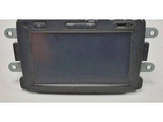 Радио/ проигрыватель CD/DVD / навигация