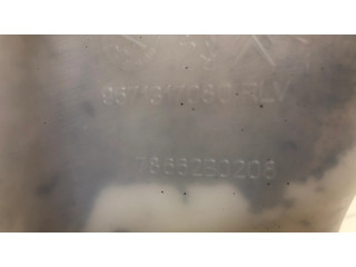 Бачок оконной жидкости    