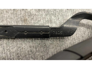 Стеклоочиститель лобового стекла