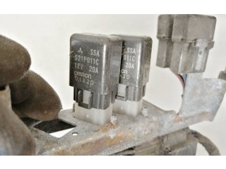 Ящик предохранителей (комплект) Mitsubishi Pajero Sport I 1996 - 2008 года 521F011C