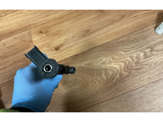 Форсунка 30777526    Volvo V70  D5244T5 