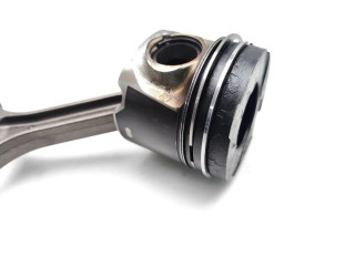 Поршень с шатуном D5204T2 D5204T2 Volvo V70