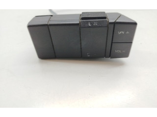 Радио/ проигрыватель CD/DVD / навигация Renault Clio I