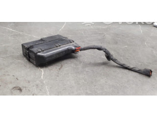 Блок предохранителей  8200220647   Renault Clio III    