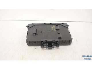 Блок предохранителей 2410953   Ford Focus    